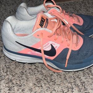 Nike Zoom FITSOLE Womens Sz 9  Sneakers in Coral,  Navy & Cream w Hunter Accents